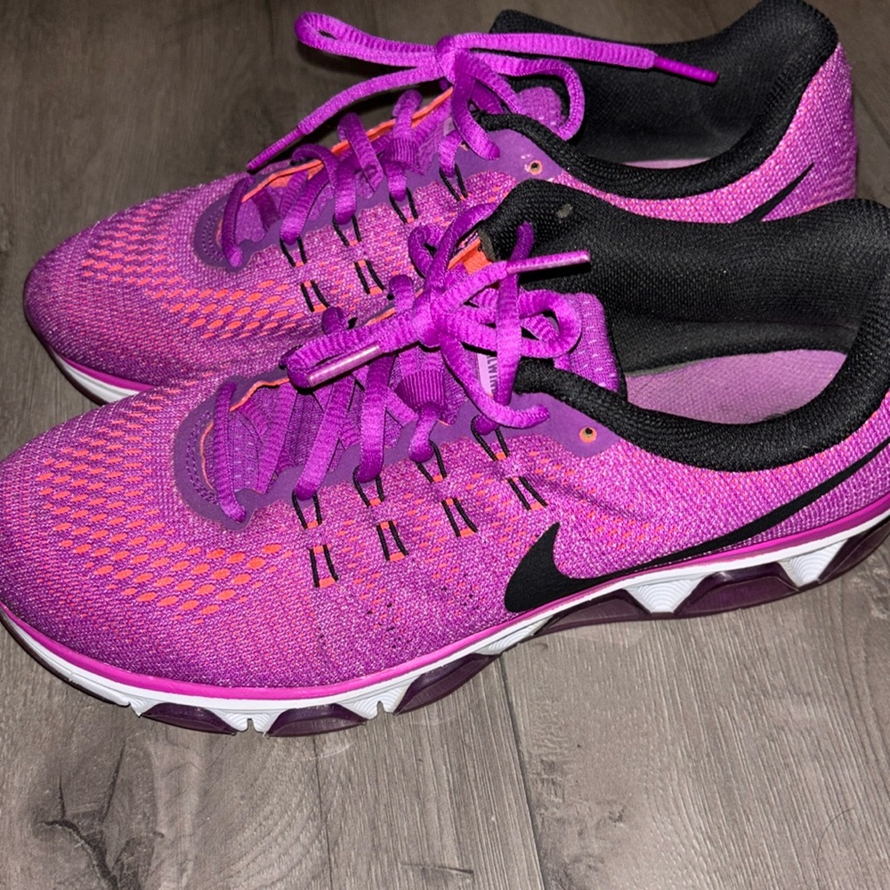 Nike Tailwind 8
